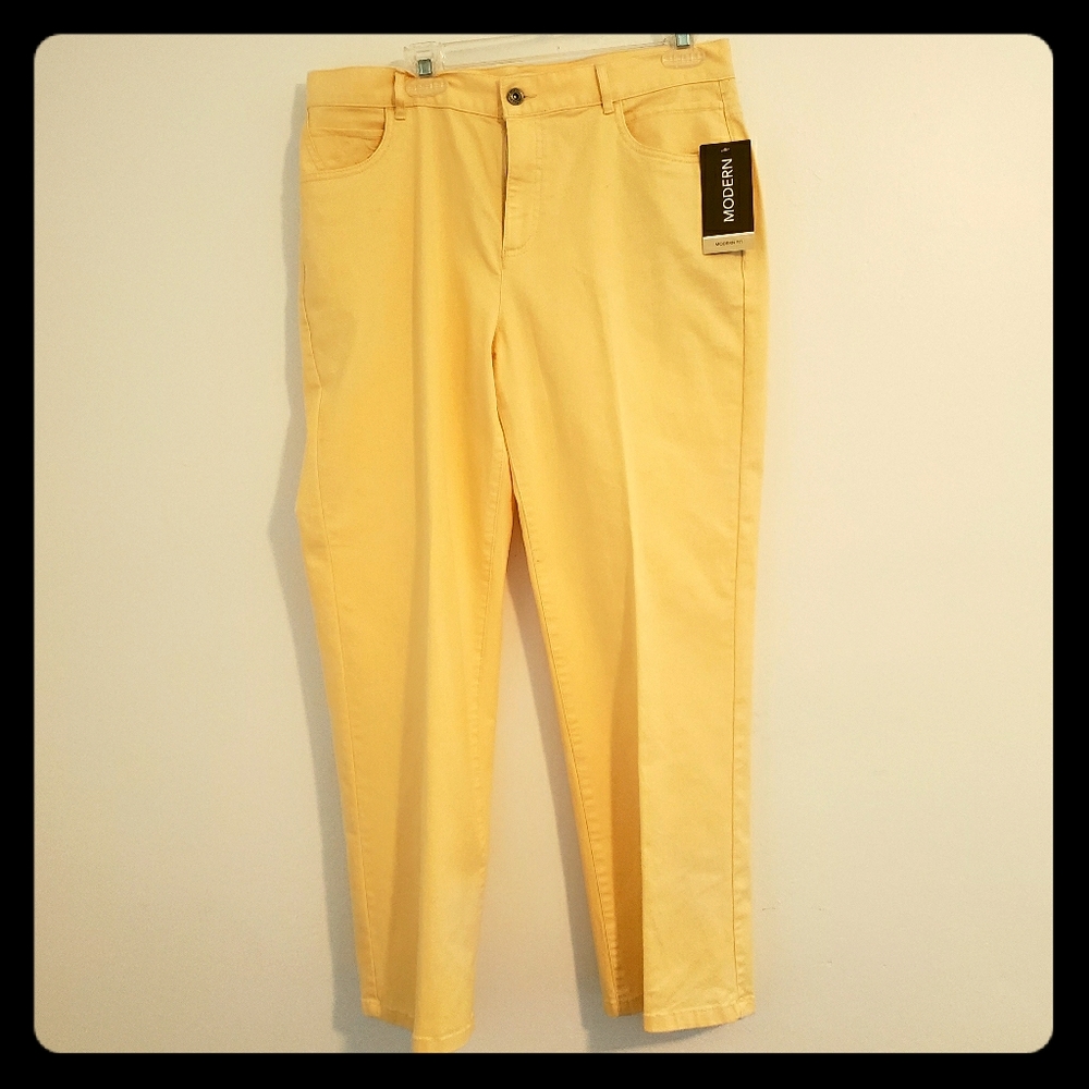 NWT Butter Yellow Jeans Modern Size 12